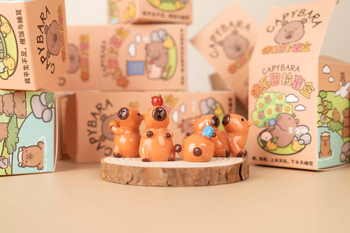 CAPYBARA MINI FIGURINE BLIND BOX